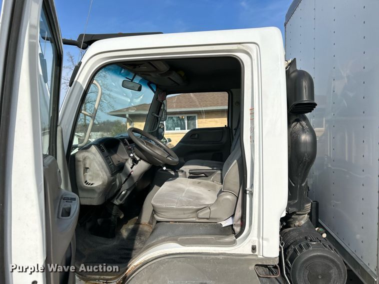 image for item NE9636 2006 Ford LCF  box truck