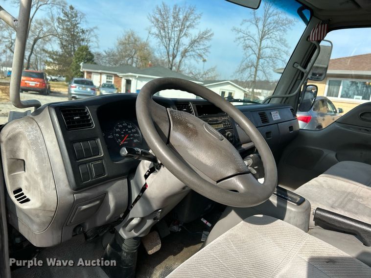 image for item NE9636 2006 Ford LCF  box truck