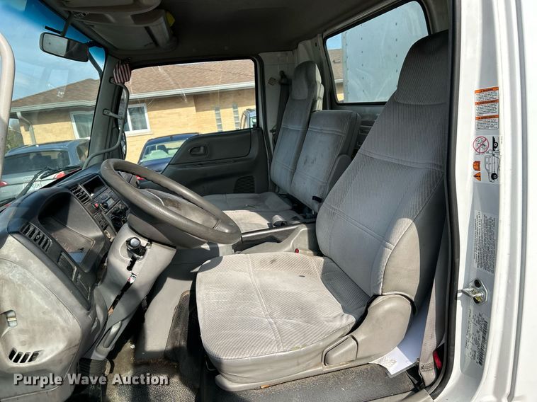 image for item NE9636 2006 Ford LCF  box truck