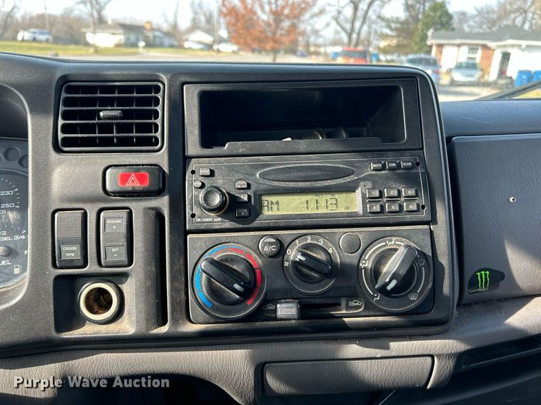 image for item NE9636 2006 Ford LCF  box truck