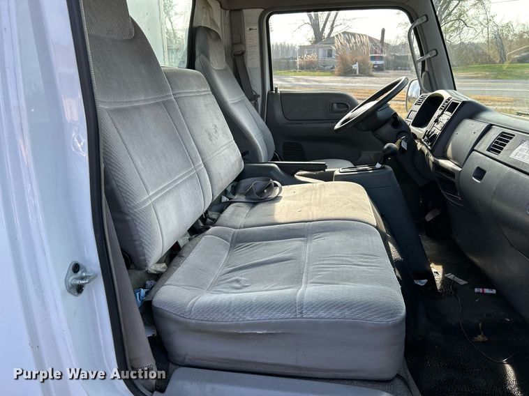 image for item NE9636 2006 Ford LCF  box truck