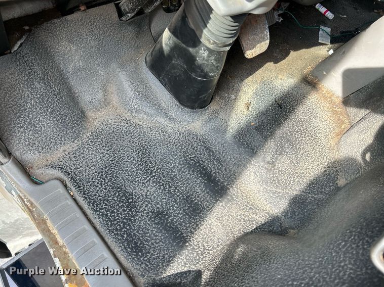 image for item NE9636 2006 Ford LCF  box truck