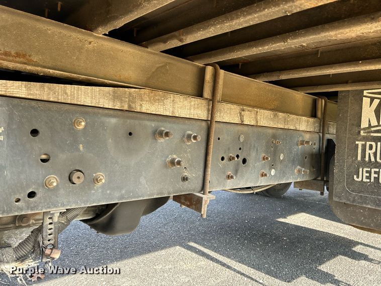 image for item NE9636 2006 Ford LCF  box truck