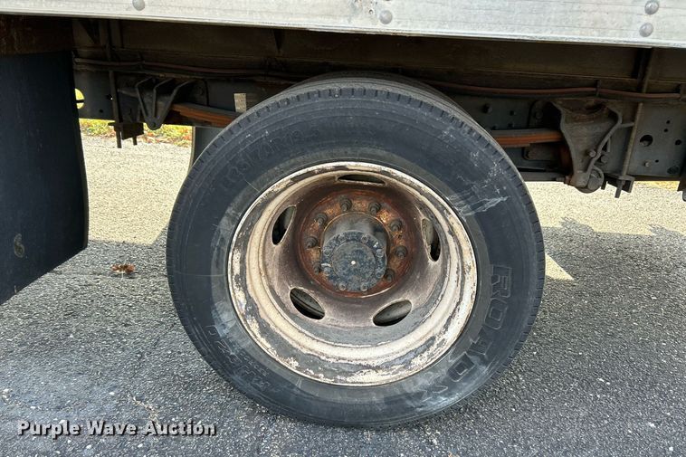 image for item NE9636 2006 Ford LCF  box truck