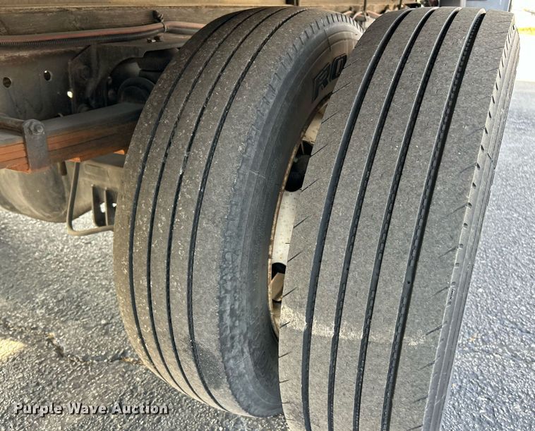 image for item NE9636 2006 Ford LCF  box truck