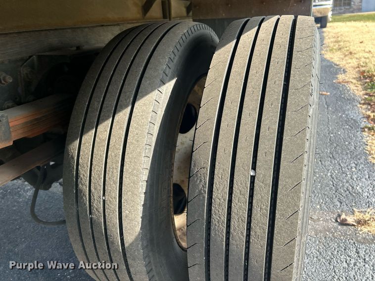 image for item NE9636 2006 Ford LCF  box truck