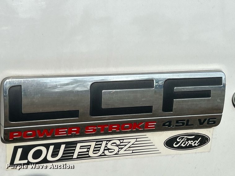 image for item NE9636 2006 Ford LCF  box truck