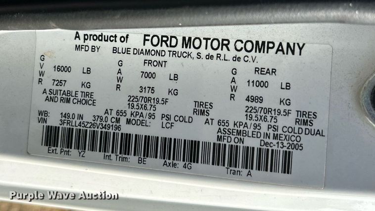 image for item NE9636 2006 Ford LCF  box truck