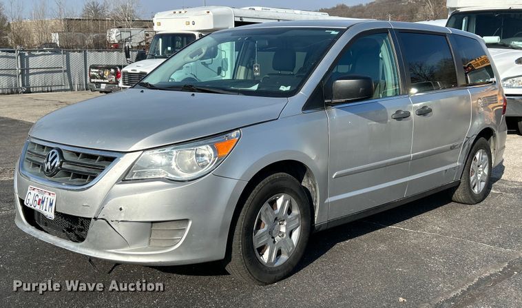 image for item NE9637 2012 Volkswagen Routan S  van