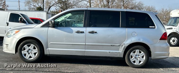 image for item NE9637 2012 Volkswagen Routan S  van