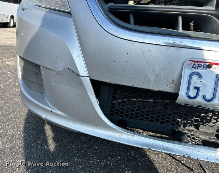 image for item NE9637 2012 Volkswagen Routan S  van