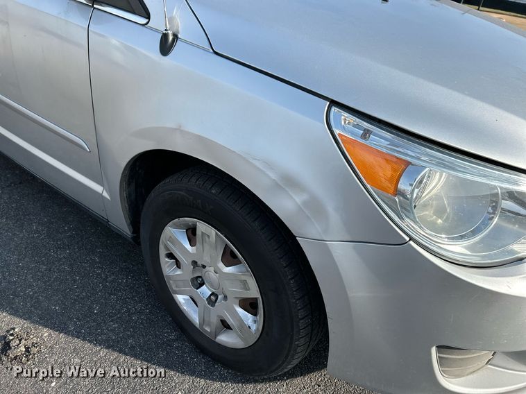 image for item NE9637 2012 Volkswagen Routan S  van