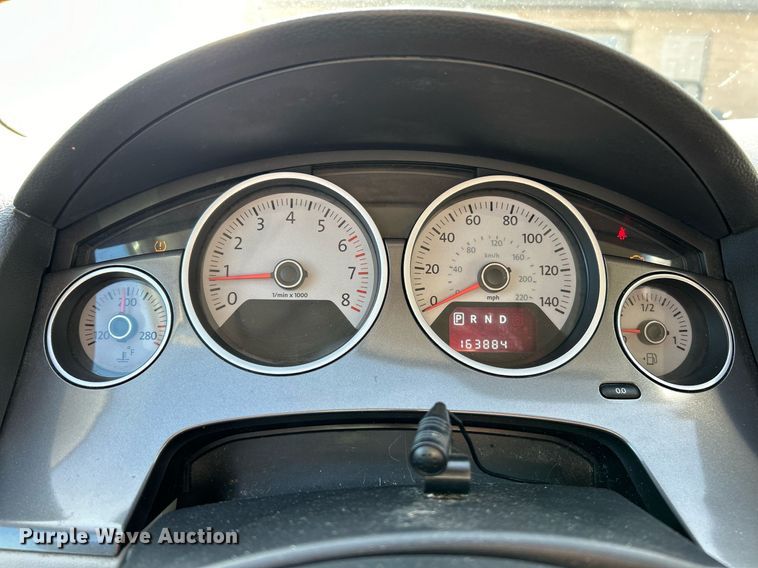 image for item NE9637 2012 Volkswagen Routan S  van