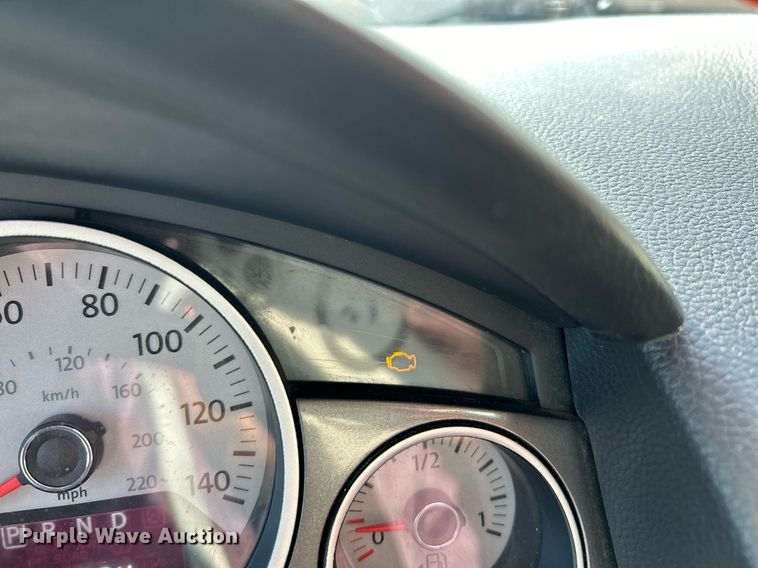 image for item NE9637 2012 Volkswagen Routan S  van