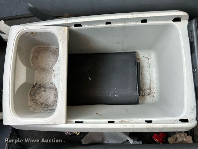 image for item NE9637 2012 Volkswagen Routan S  van