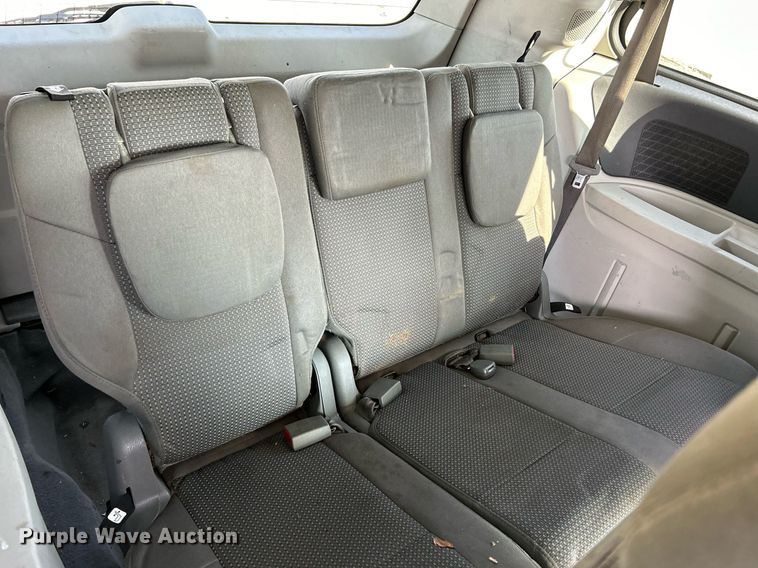 image for item NE9637 2012 Volkswagen Routan S  van