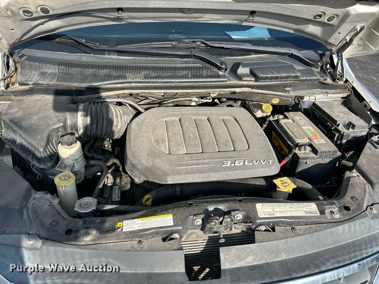 image for item NE9637 2012 Volkswagen Routan S  van