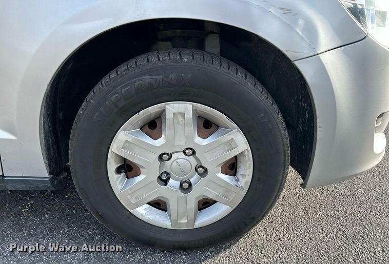 image for item NE9637 2012 Volkswagen Routan S  van