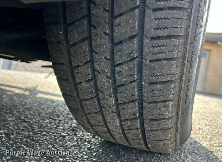 image for item NE9637 2012 Volkswagen Routan S  van