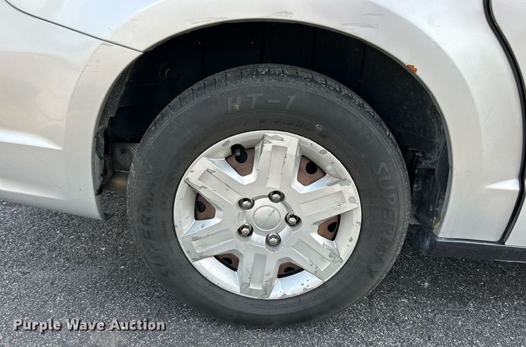 image for item NE9637 2012 Volkswagen Routan S  van