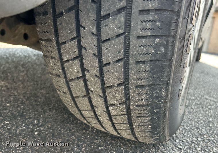 image for item NE9637 2012 Volkswagen Routan S  van