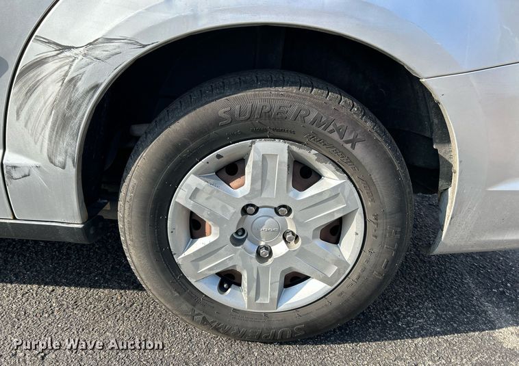 image for item NE9637 2012 Volkswagen Routan S  van