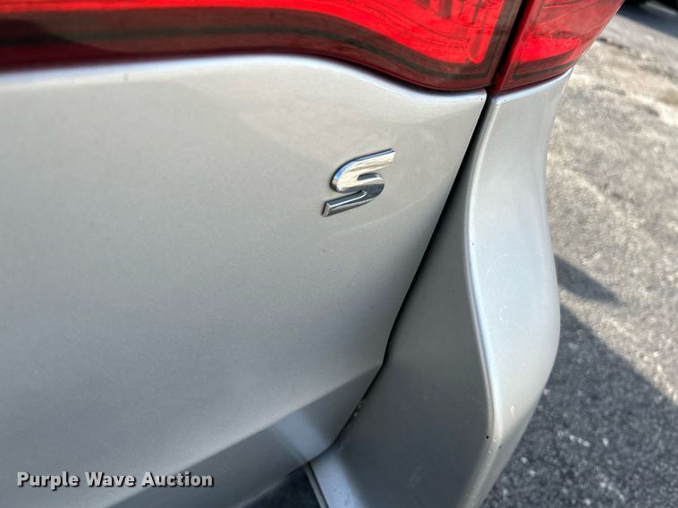 image for item NE9637 2012 Volkswagen Routan S  van