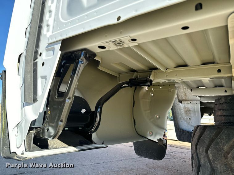 image for item NI9571 2024 Chevrolet Silverado  pickup bed