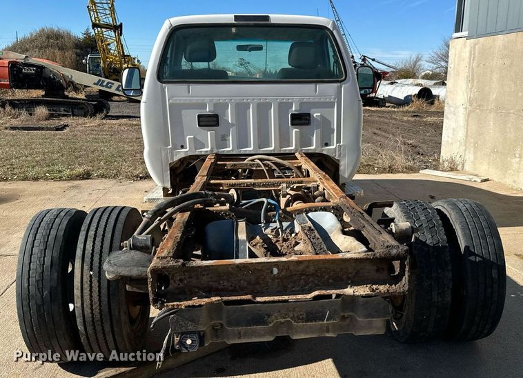 image for item NI9580 2002 Ford F550 Super Duty XL  truck cab and chassis