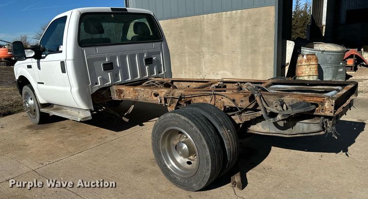 image for item NI9580 2002 Ford F550 Super Duty XL  truck cab and chassis