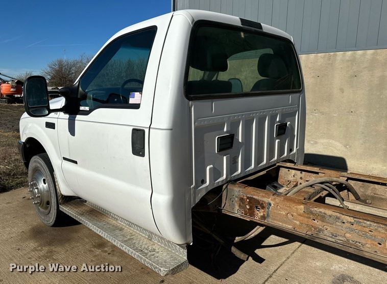 image for item NI9580 2002 Ford F550 Super Duty XL  truck cab and chassis