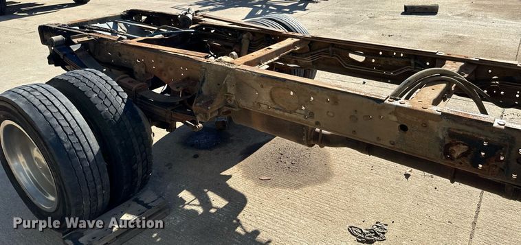 image for item NI9580 2002 Ford F550 Super Duty XL  truck cab and chassis