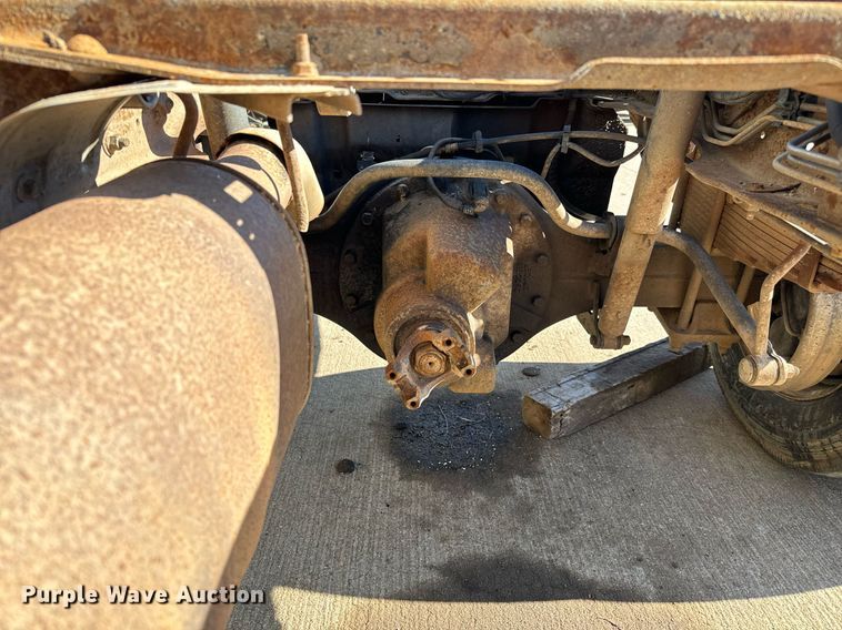 image for item NI9580 2002 Ford F550 Super Duty XL  truck cab and chassis