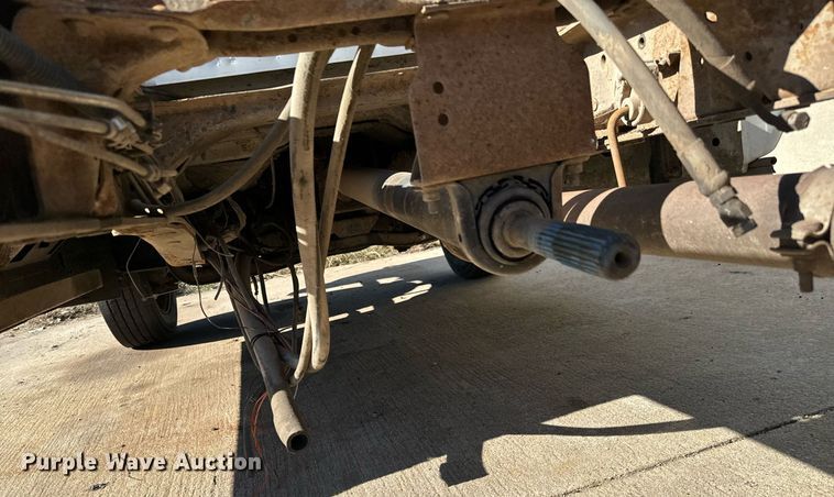 image for item NI9580 2002 Ford F550 Super Duty XL  truck cab and chassis