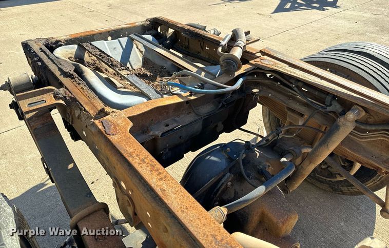 image for item NI9580 2002 Ford F550 Super Duty XL  truck cab and chassis