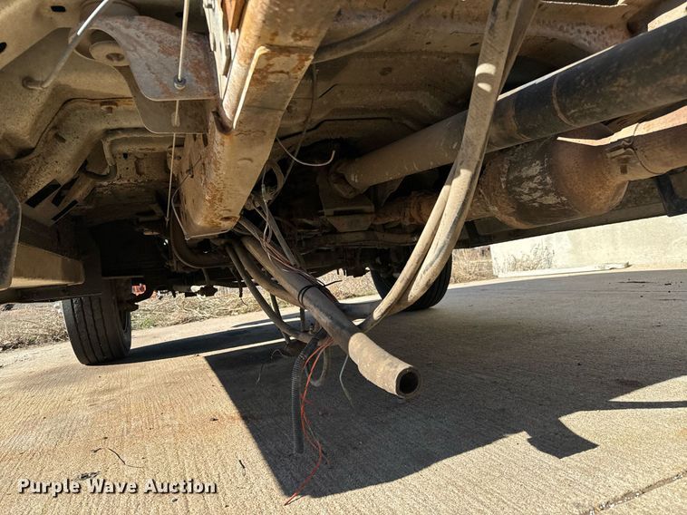 image for item NI9580 2002 Ford F550 Super Duty XL  truck cab and chassis