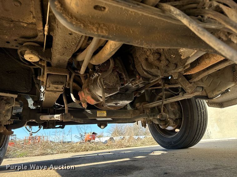 image for item NI9580 2002 Ford F550 Super Duty XL  truck cab and chassis