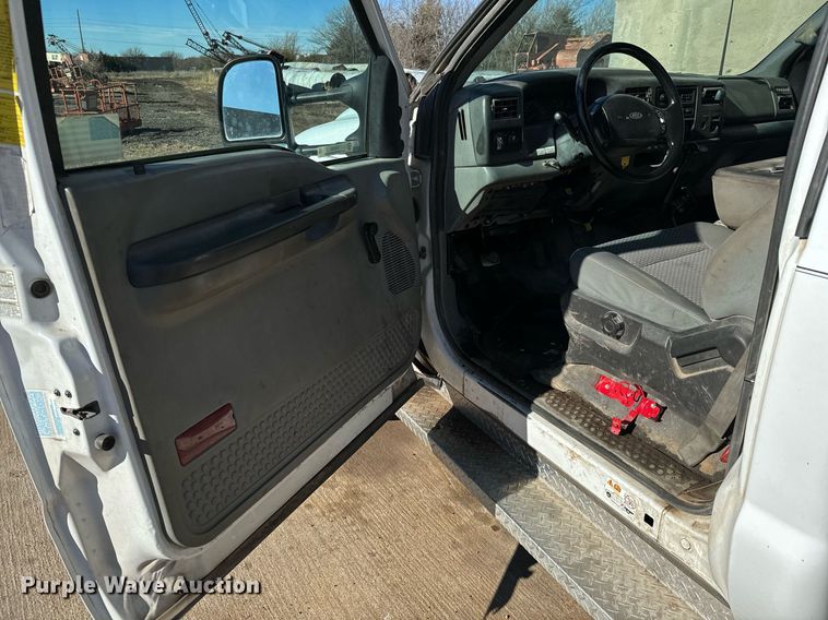 image for item NI9580 2002 Ford F550 Super Duty XL  truck cab and chassis