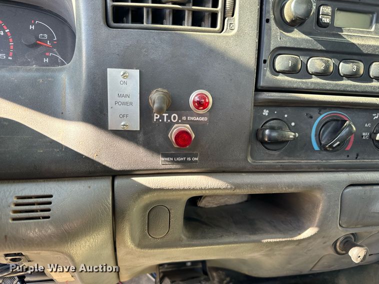 image for item NI9580 2002 Ford F550 Super Duty XL  truck cab and chassis