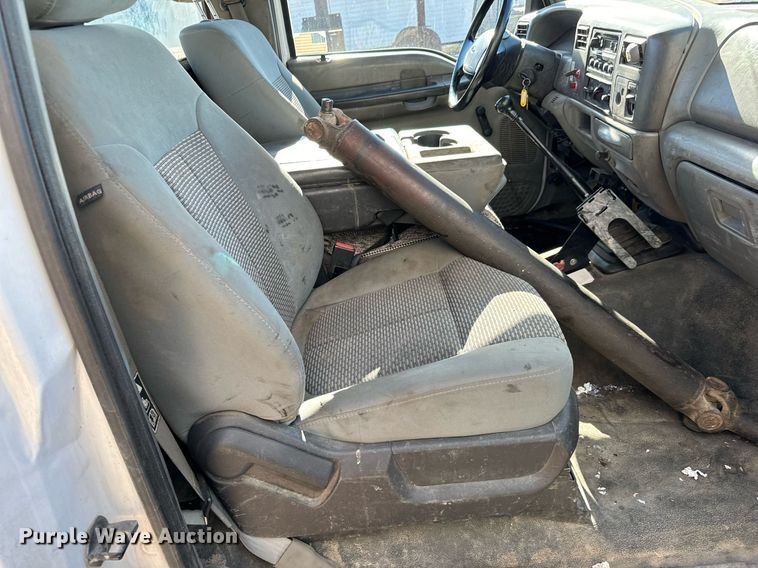 image for item NI9580 2002 Ford F550 Super Duty XL  truck cab and chassis