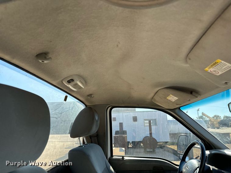 image for item NI9580 2002 Ford F550 Super Duty XL  truck cab and chassis