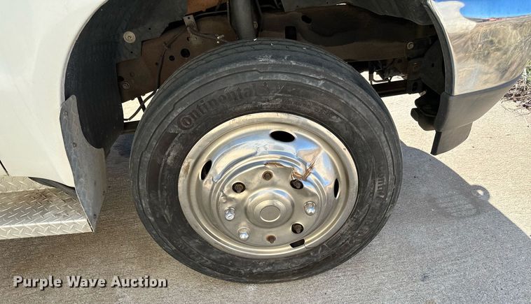 image for item NI9580 2002 Ford F550 Super Duty XL  truck cab and chassis