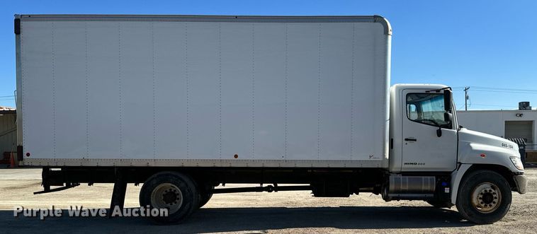 image for item NI9607 2017 Hino 338  box truck
