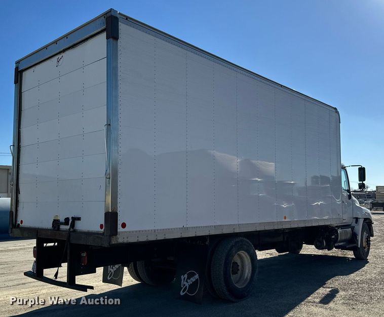 image for item NI9607 2017 Hino 338  box truck
