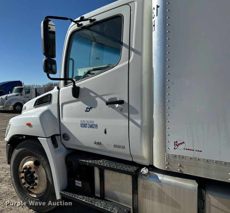 image for item NI9607 2017 Hino 338  box truck