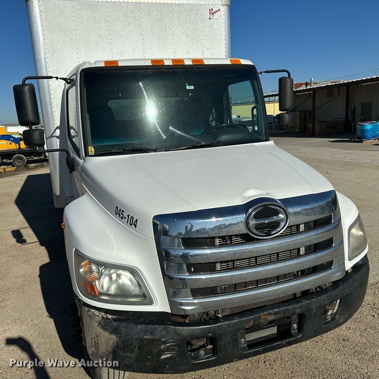 image for item NI9607 2017 Hino 338  box truck