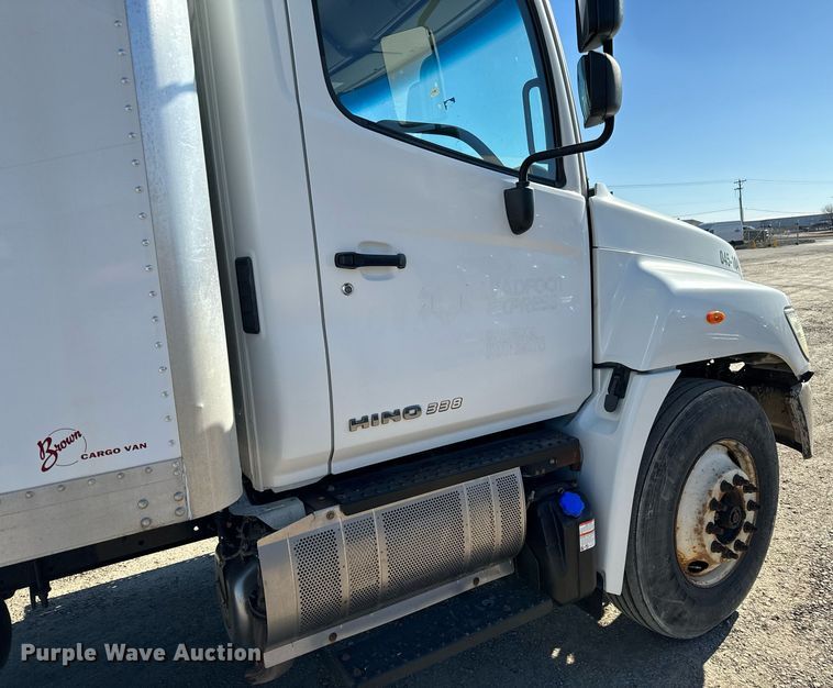 image for item NI9607 2017 Hino 338  box truck