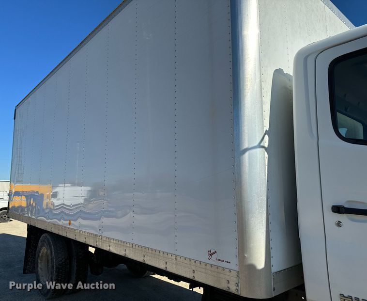 image for item NI9607 2017 Hino 338  box truck