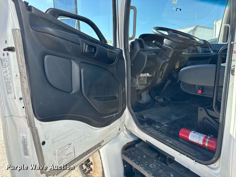 image for item NI9607 2017 Hino 338  box truck