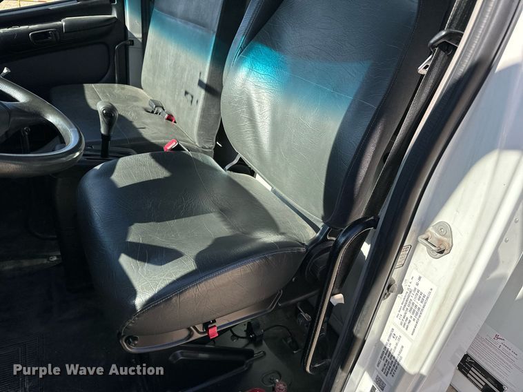 image for item NI9607 2017 Hino 338  box truck